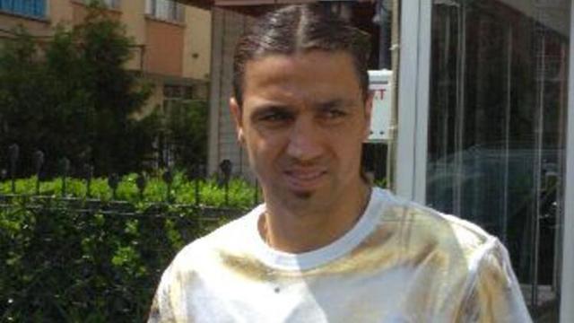 Eski milli futbolcu Mehmet Topuz dolandırıldı