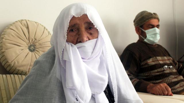 103 yaşında koronavirüsü yenmeyi başardı