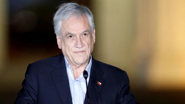 Şili Devlet Başkanı Pineraya maskesiz gezdiği için para cezası kesildi