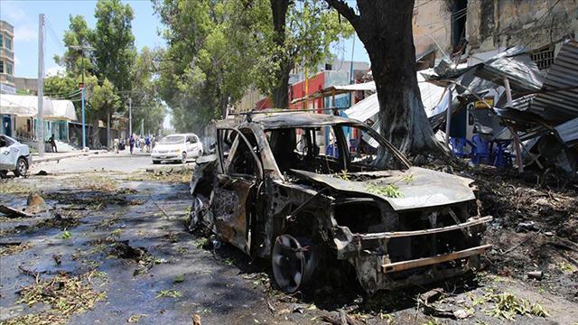 Somalideki bombalı saldırıda ölenlerin sayısı 21e yükseldi