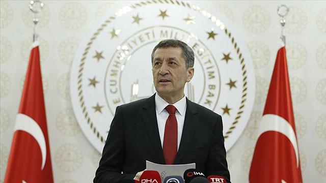 Bakan Selçuk: Çocuklarınızın ekrandan uzak olmasını sağlayın