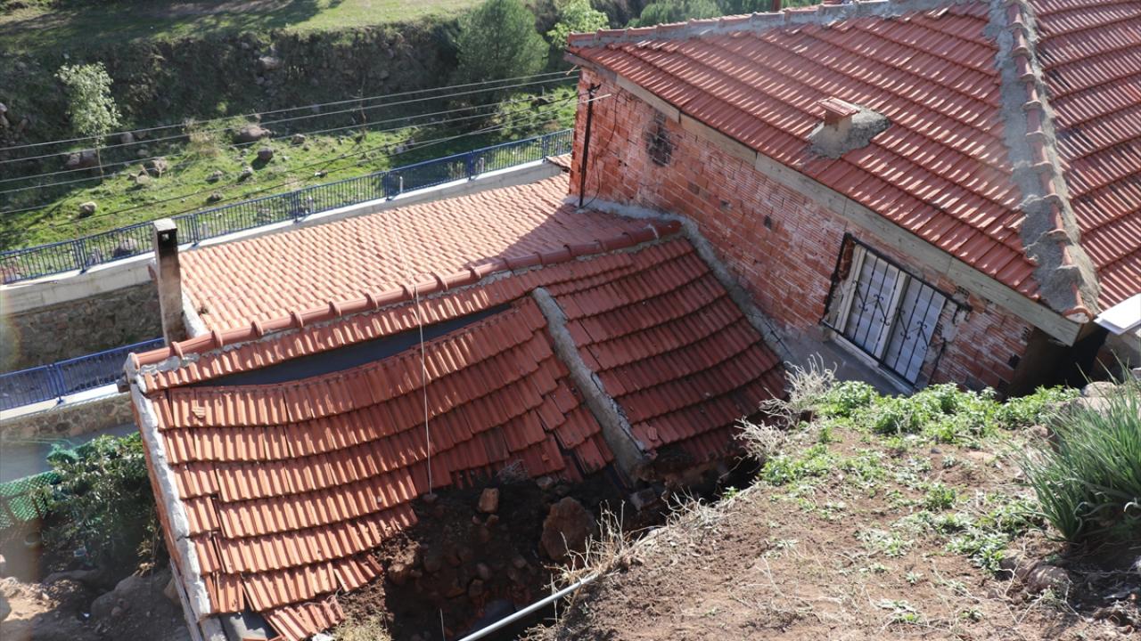 İzmir�de heyelandan zarar gören evlerde yaşayanlar tedirgin TRT Haber