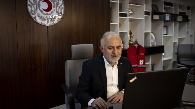 Türk Kızılay Genel Başkanı Kınık, AAnın "Yılın Fotoğrafları" oylamasına katıldı