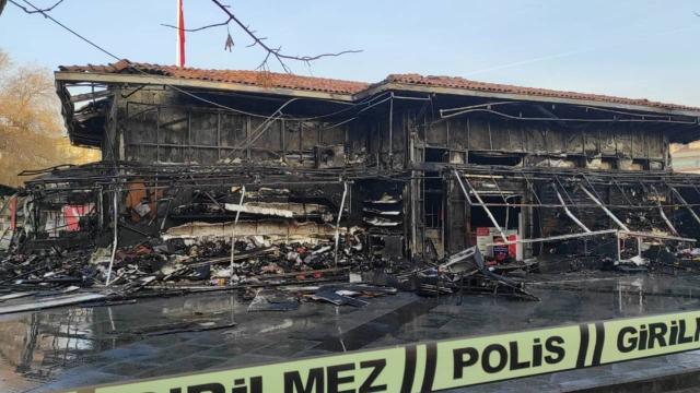 Ankarada çarşı yangını: 10 dükkan kullanılamaz hale geldi