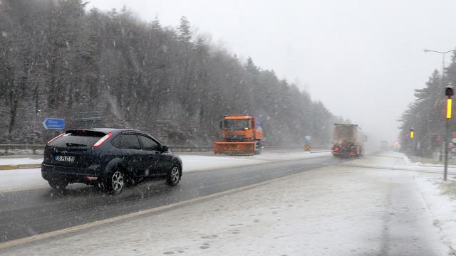 Bolu Dağında kar 5 santimetreye ulaştı