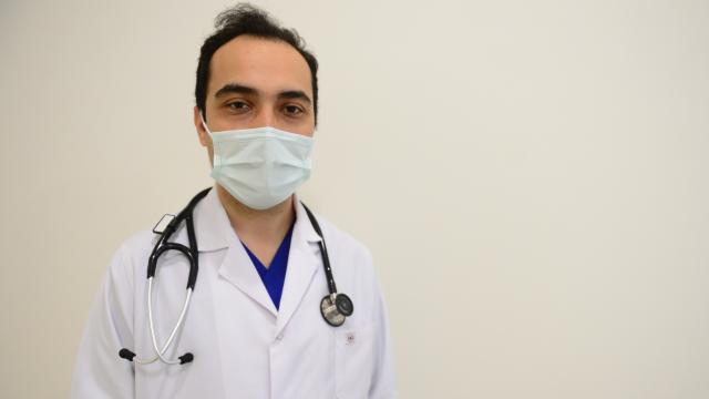 Koronavirüse yakalanan ilk doktorlardan tedbirlere uyalım çağrısı