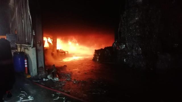 Kocaelinde fabrika yangını