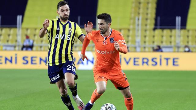 Fenerbahçede 5, Başakşehirde 6 değişiklik