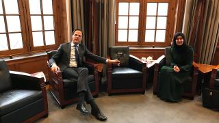 Hollanda Başbakanından Türk yazarın kitabına övgü