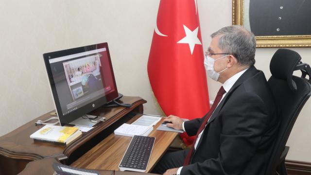 Karaman Valisi Mehmet Alpaslan Işık, AAnın "Yılın Fotoğrafları" oylamasına katıldı