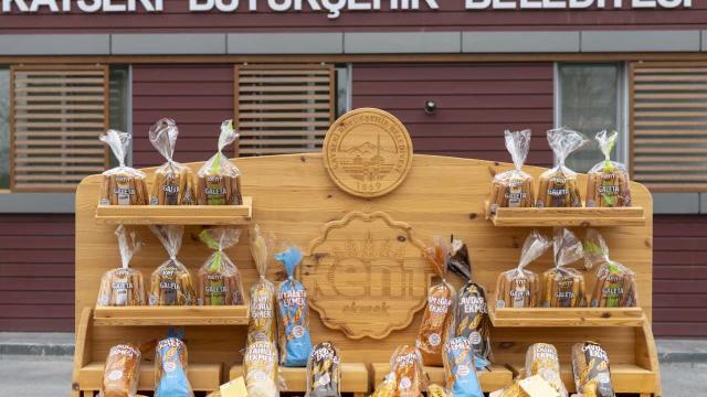 Kayseride ata tohumu "gacer" buğdayından üretilen ekmek satışa çıktı