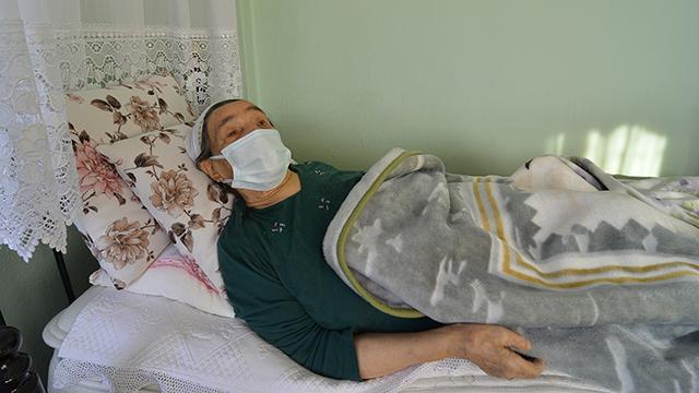 Polisin sırtında taşıdığı nine: Allah, bir değil bin kez razı olsun