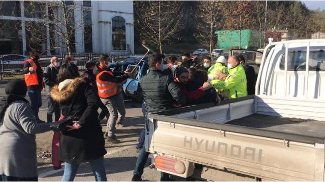 Samsunda trafik kazası sonrası tartışan iki grup kavga etti