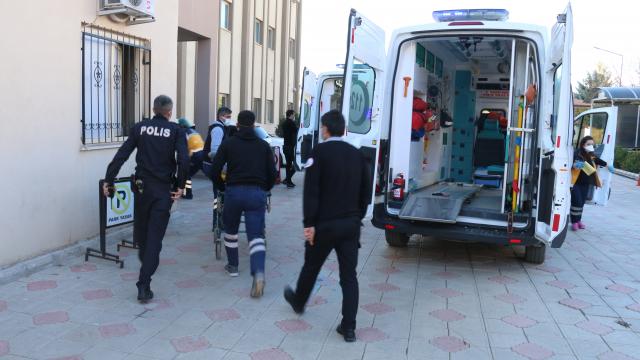 Adıyamanda tartıştıkları inşaat sahibi tarafından silahla vurulan iki işçi yaralandı