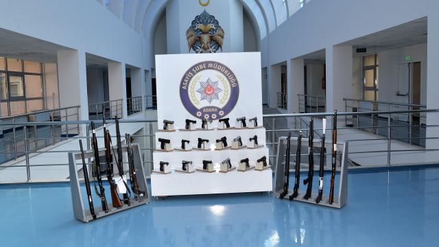 Adanada polis denetimlerinde 37 silah bulundu