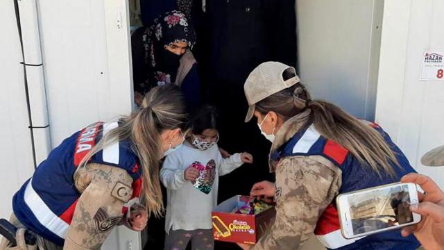 Elazığda jandarmadan depremzede çocuklara psikososyal destek