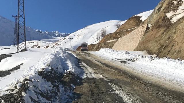 Şemdinlide çığ altında kalan askerin naaşına ulaşıldı