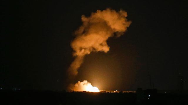 İsrailden Gazzeye hava saldırıları