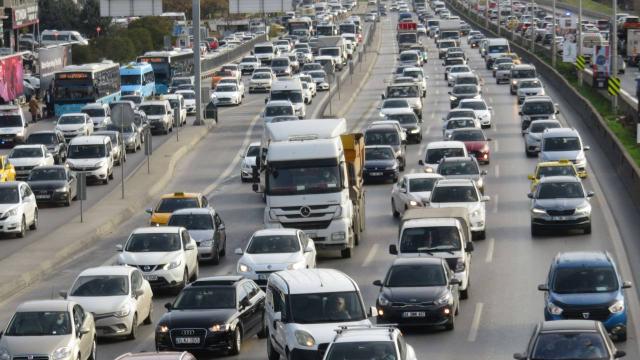 Trafiğe 11 ayda 953 bin 605 aracın kaydı yapıldı