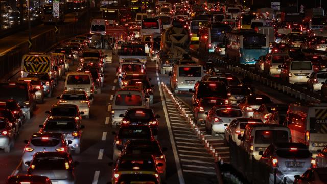 İstanbulda kısıtlama öncesi trafik yoğunluğu