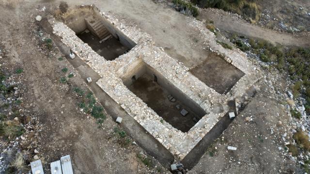 Metropolis Antik Kenti kazılarında birbiriyle bağlantılı 4 sarnıç bulundu