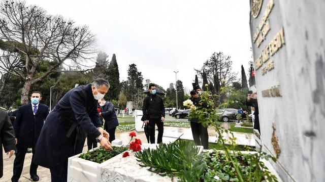 Mehmet Akif Ersoy, kabri başında anıldı