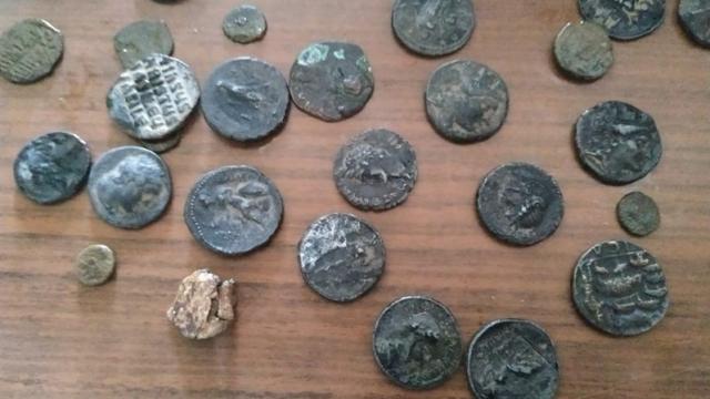 Nevşehirde yasa dışı bahis oynattığı öne sürülen şüphelinin evinde 34 sikke bulundu