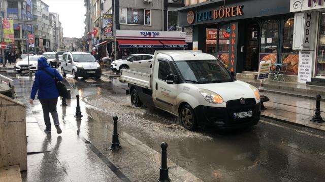Çorluda sağanak etkili oluyor