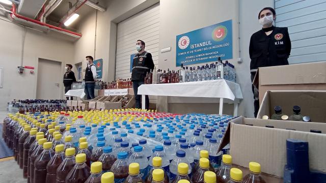 İstanbulda 1635 litre sahte içki ele geçirildi