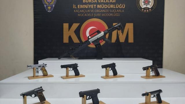 Bursa ve Ankarada suç örgütüne yönelik operasyonda yakalanan 13 şüpheli tutuklandı
