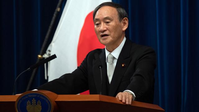 Japonyada Suga kabinesinin kamuoyu desteği eriyor