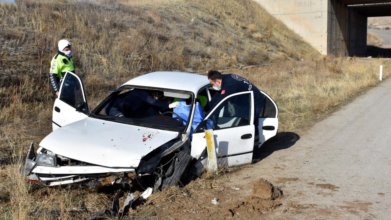 Kırıkkale'de şarampole düşen otomobilin sürücüsü yaşamını yitirdi
