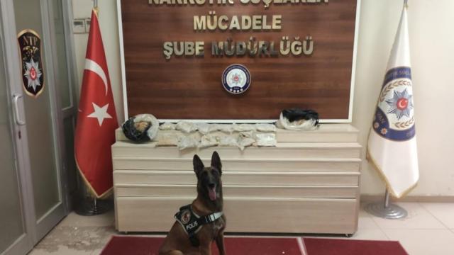 Vanda 9,5 kilogram eroin ele geçirildi