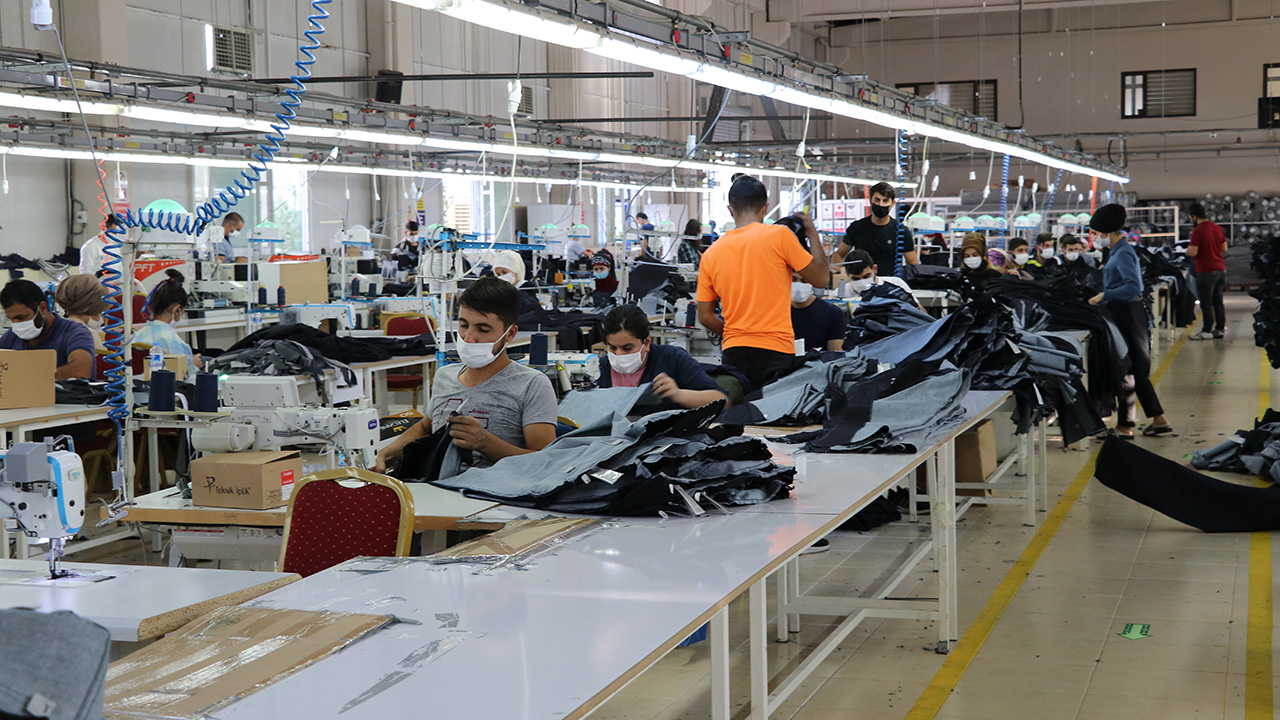 Net ücretler (AGİ dahil)