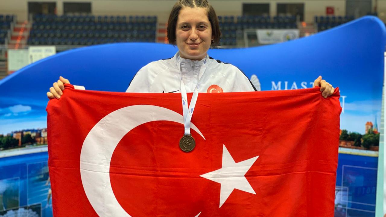 Özel sporcu Fatma Damla Altın pentatlonda dünya şampiyonu