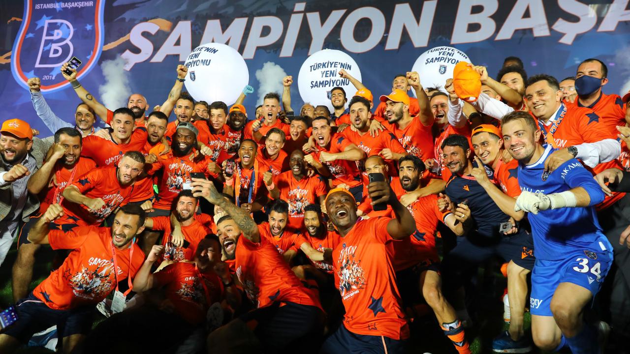 Süper Lig`in yeni şampiyonu Medipol Başakşehir