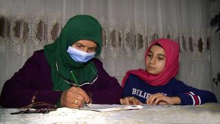 Okula gidemedi, ömrünü çocuklarının eğitimine adadı