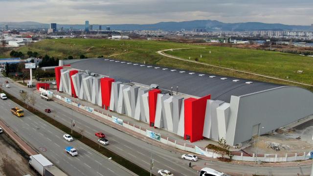 Türkiyenin en büyük atletizm salonu açılış için gün sayıyor
