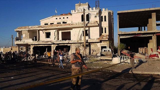 Suriyenin kuzeyindeki Azezde bombalı terör saldırılarında 2 sivil yaralandı