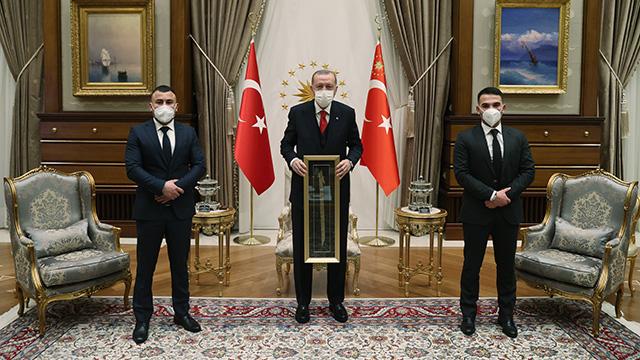 Cumhurbaşkanı Erdoğan, Viyanadaki terör saldırısında yaralanan Türkleri kabul etti