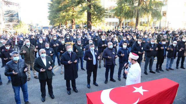 Orman yangını alanında kalp krizi geçirerek ölen şube müdürü için tören düzenlendi