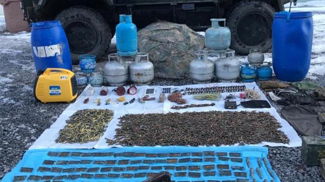 Hakkaride PKKya ait mühimmat ve yaşam malzemesi ele geçirildi