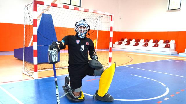 Milli hokeycinin hedefi dünyanın en iyi kalecisi seçilmek