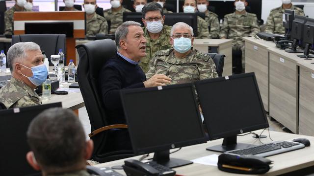 Bakan Akardan Şanlıurfada sınır birliklerine denetim