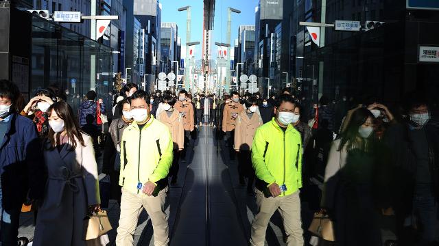 Japonya Başbakanı: Virüs yıl sonu ve yeni yıl tatili dinlemiyor