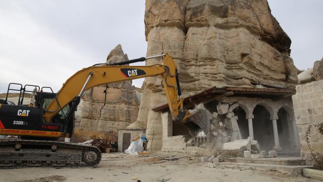 Kapadokyada sit alanındaki 25 yapı daha yıkıldı