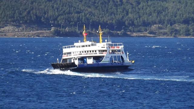 Marmara Denizinde etkili olan lodos 2 gündür deniz ulaşımını aksatıyor