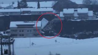Norveç'te heyelan: Ev 'maket' gibi yıkıldı