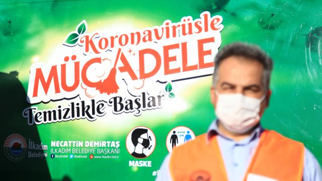 Samsunda vatandaşlar Kovid-19a karşı belediye hizmet araçları ve konteynerlere yazılan sloganla uyarılıyor