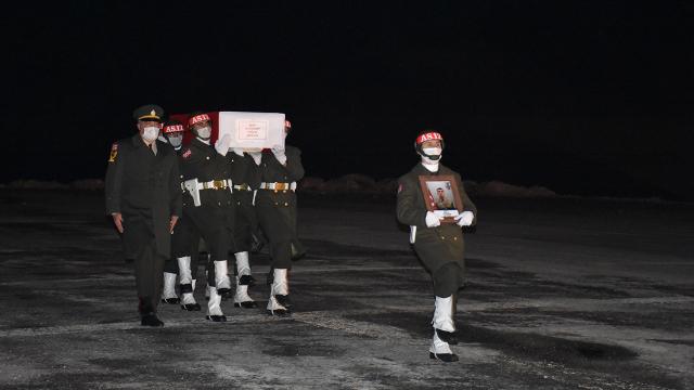 Çığ altında kalarak şehit olan asker törenle memleketine uğurlandı